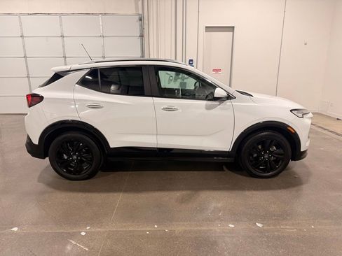 Used 2024 Buick Encore GX Sport Touring image 4