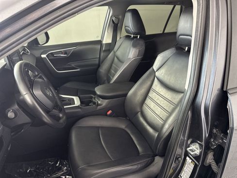Used 2021 Toyota RAV4 XLE Premium FWD image 11