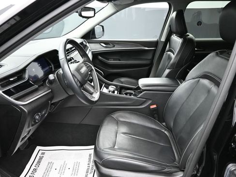 Used 2022 Jeep Grand Cherokee L Limited AWD/4WD image 11