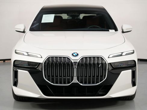 Used 2023 BMW i7 xDrive60 image 58