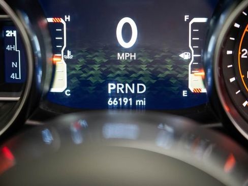 Used 2019 Jeep Wrangler Unlimited Sahara AWD/4WD image 34