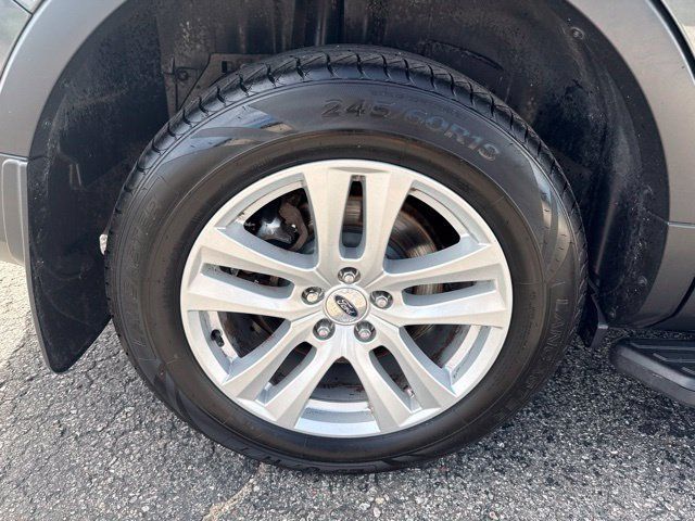 Used 2018 Ford Explorer XLT w/ Equipment Group 202A AWD/4WD image 13