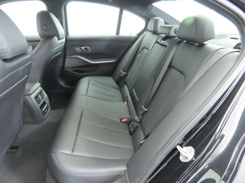 Used 2026 BMW 330i Sedan w/ Premium Package RWD image 22