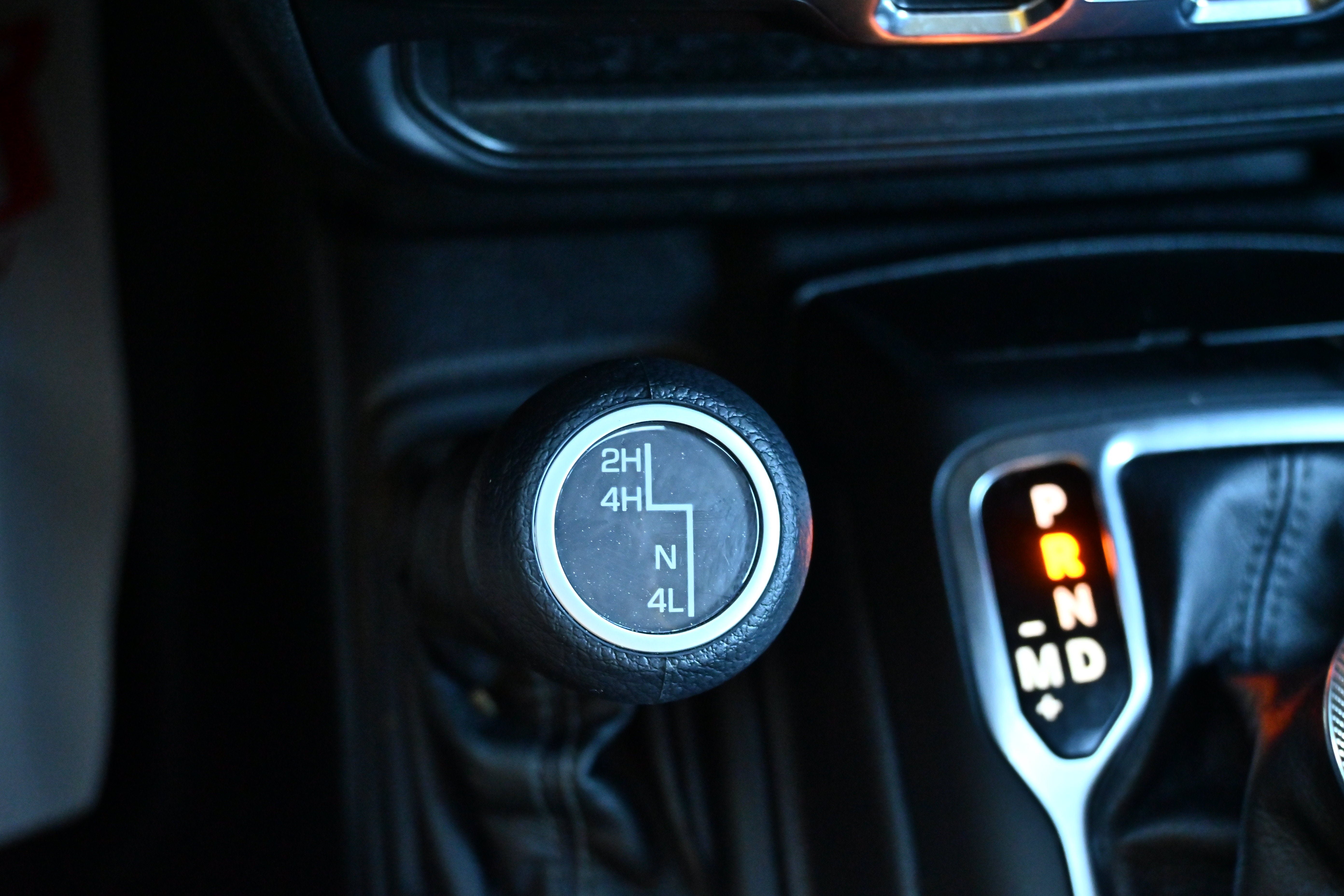 Used 2025 Jeep Gladiator Sport AWD/4WD image 27