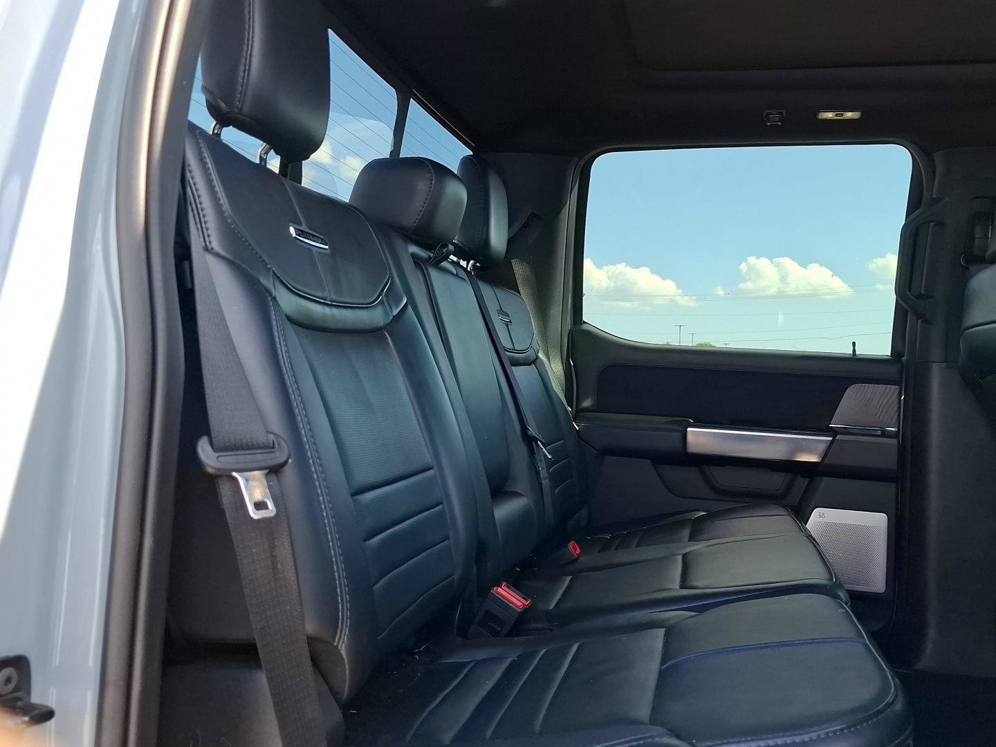 Used 2025 Ford F350 Platinum w/ FX4 Off-Road Package AWD/4WD image 38