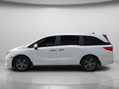 Used 2024 Honda Odyssey EX image 3
