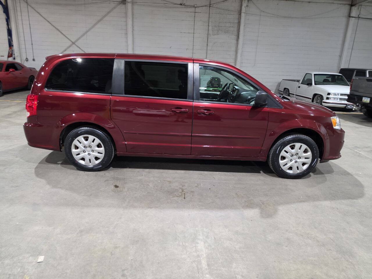Used 2017 Dodge Grand Caravan SE w/ Power Window Group FWD image 15