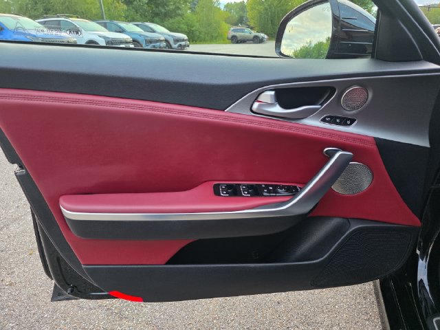 Used 2019 Kia Stinger GT1 AWD/4WD image 26