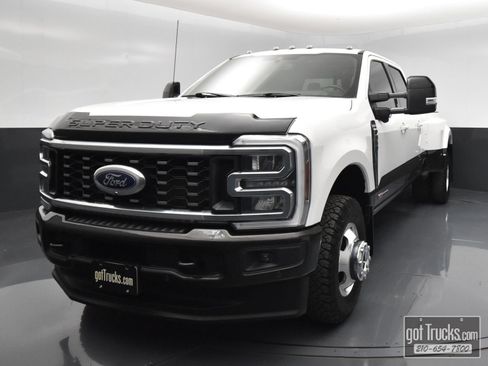 Used 2024 Ford F350 King Ranch w/ FX4 Off-Road Package AWD/4WD image 54