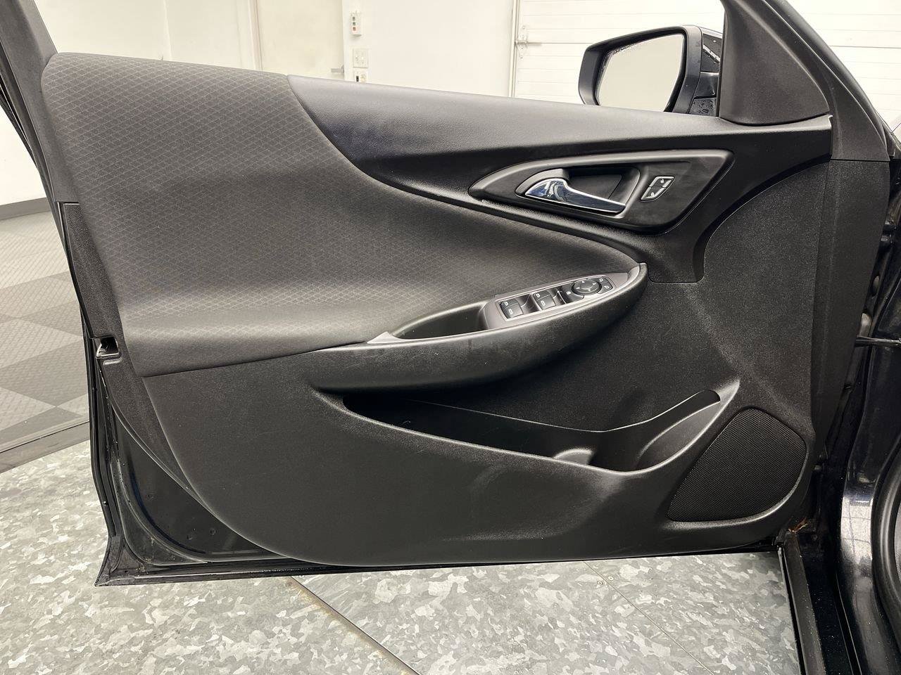 Used 2020 Chevrolet Malibu RS FWD image 6