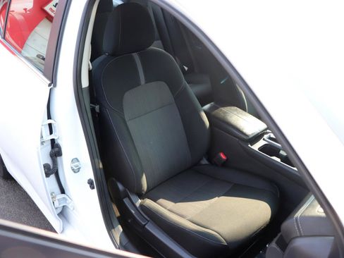 Used 2024 Nissan Sentra SV FWD image 14