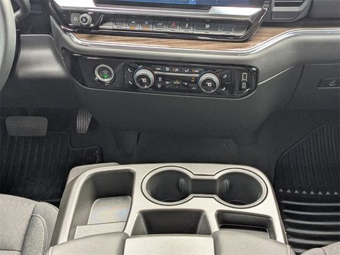 Used 2024 Chevrolet Silverado 1500 LT image 18