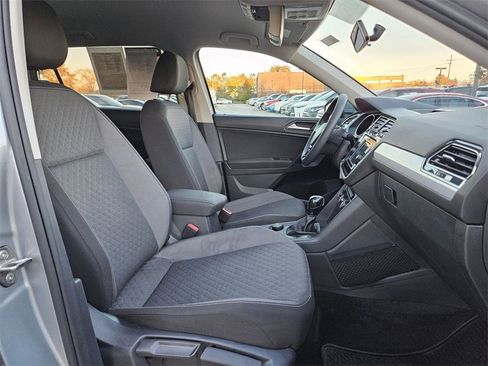 Used 2021 Volkswagen Tiguan S image 31