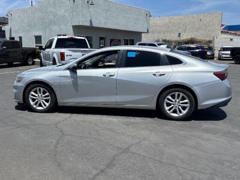 Used 2017 Chevrolet Malibu LT FWD image 6