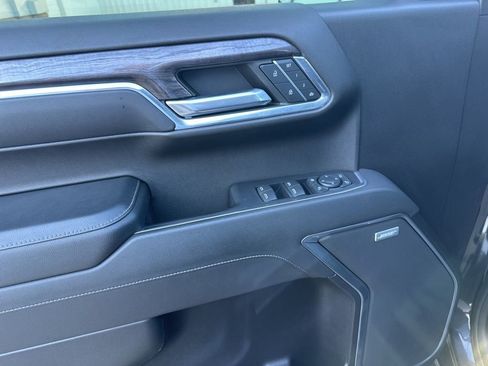 Used 2022 Chevrolet Silverado 1500 LTZ w/ Z71 Off-Road Package image 6