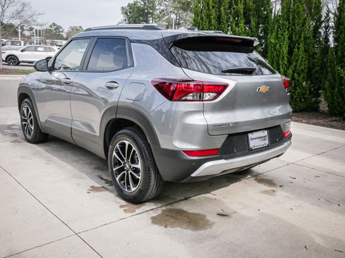 Used 2024 Chevrolet TrailBlazer LT w/ Driver Confidence Package image 8