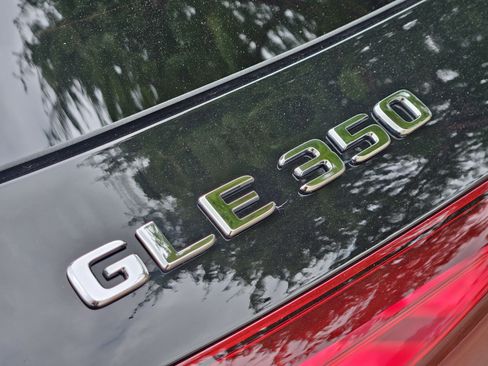 Certified 2025 Mercedes-Benz GLE 350 4MATIC image 31