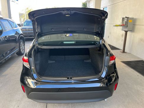 Used 2025 Toyota Corolla LE image 31