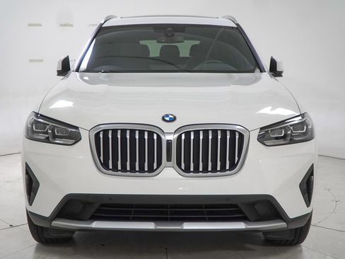 Used 2024 BMW X3 xDrive30i AWD/4WD image 2