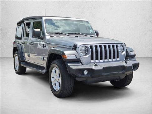 Used 2019 Jeep Wrangler Unlimited Sport S AWD/4WD image 3