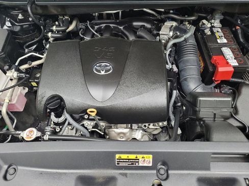 Used 2021 Toyota Highlander L FWD image 30