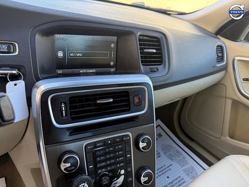 Used 2013 Volvo S60 T5 image 17