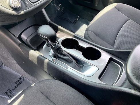 Used 2022 Chevrolet Malibu LS FWD image 15