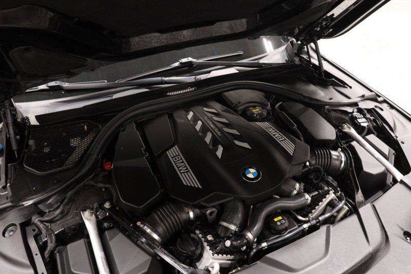 Used 2020 BMW 750i xDrive w/ Executive Package AWD/4WD image 16