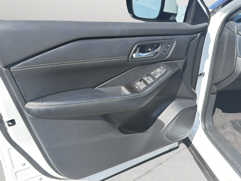 Certified 2025 Nissan Rogue SL w/ SL Premium Package FWD image 20