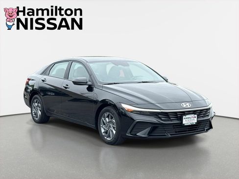Used 2024 Hyundai Elantra SEL FWD image 1