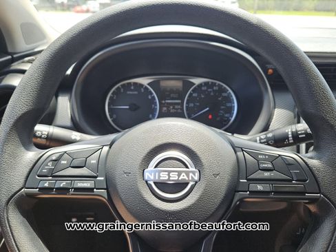 Used 2024 Nissan Kicks S FWD image 11