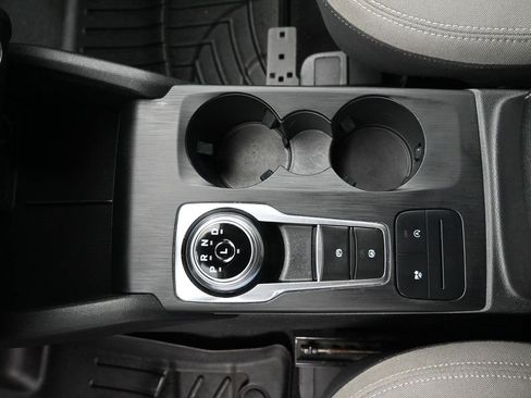 Used 2020 Ford Escape SE image 24