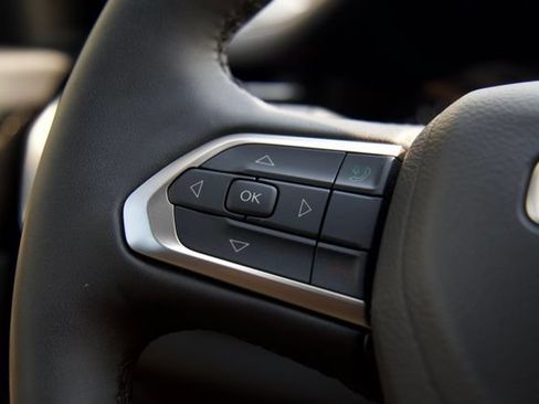 Used 2025 Jeep Compass Limited AWD/4WD image 20