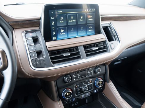 Used 2024 Chevrolet Tahoe High Country image 3