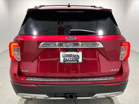 Used 2021 Ford Explorer XLT image 6