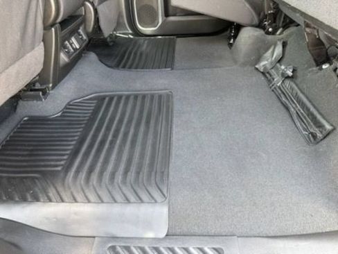 Used 2025 Chevrolet Silverado 1500 LT AWD/4WD image 31