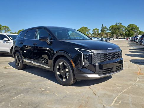 New 2026 Kia Sportage LX image 2