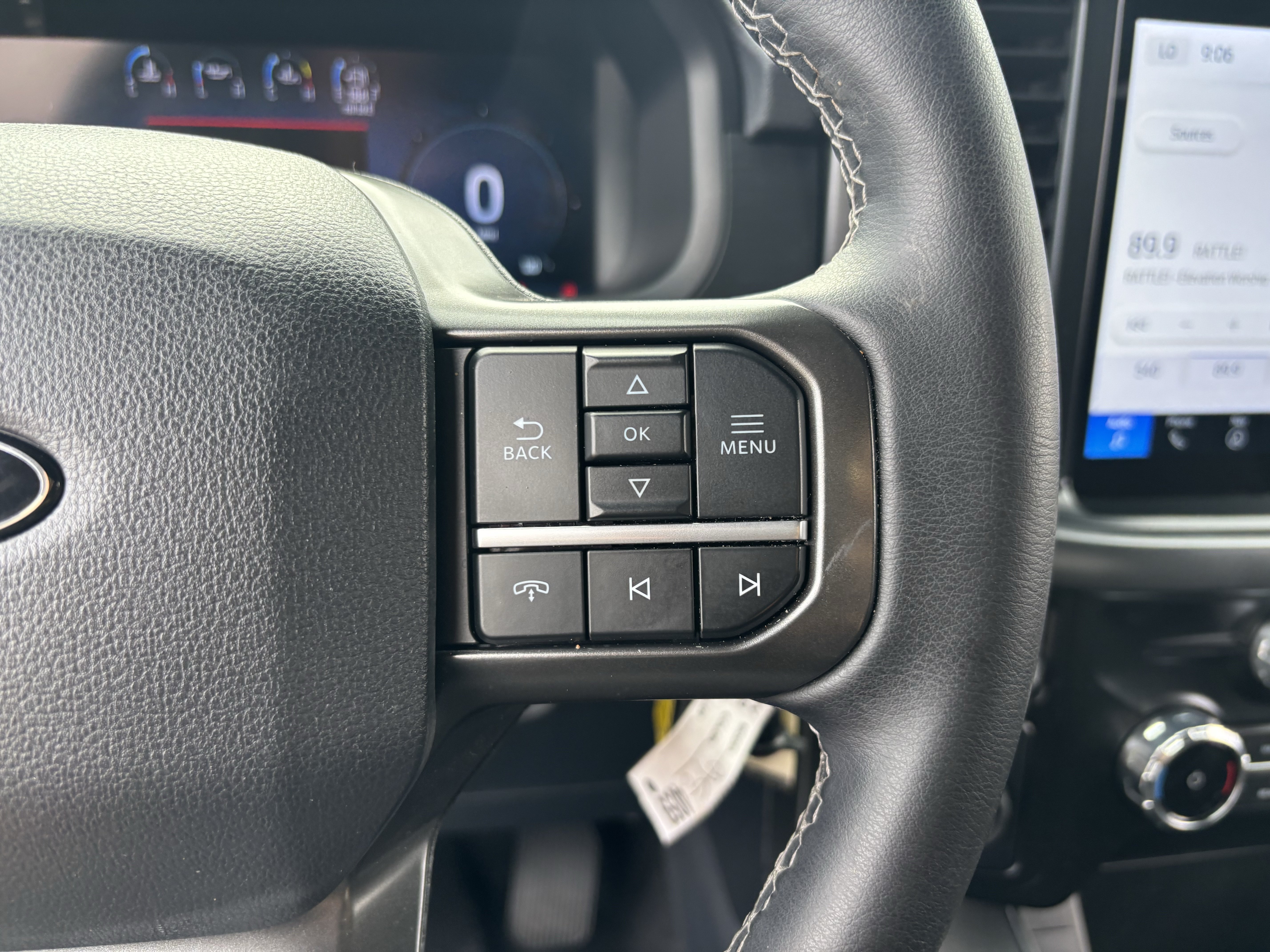Used 2024 Ford F150 XLT w/ XLT Black Appearance Package RWD image 27