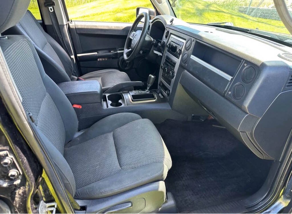 Used 2008 Jeep Commander Sport AWD/4WD image 10