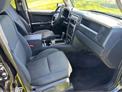 Used 2008 Jeep Commander Sport AWD/4WD image 10