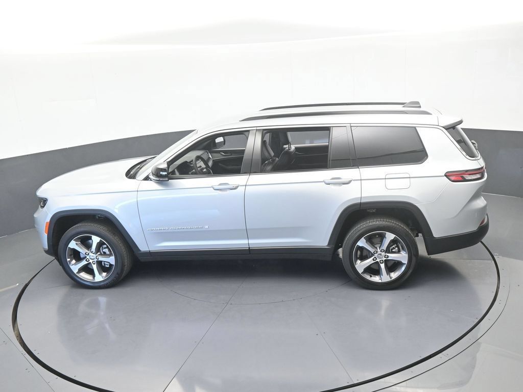 Used 2025 Jeep Grand Cherokee L Limited RWD image 50