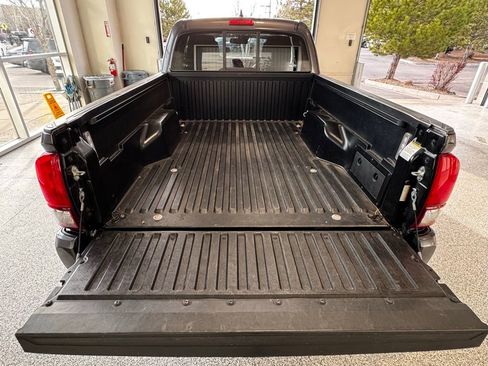 Used 2022 Toyota Tacoma SR5 image 60