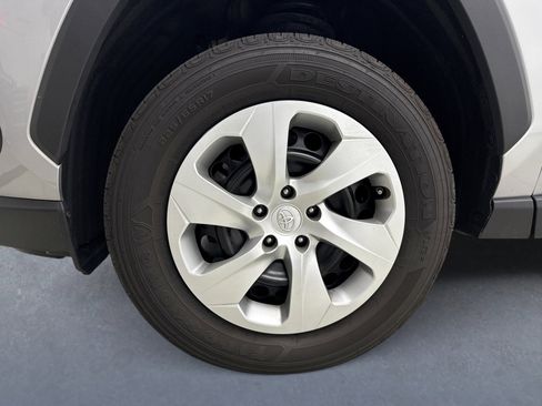 Used 2022 Toyota RAV4 LE image 20