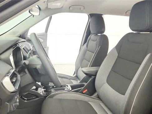 Used 2023 Chevrolet TrailBlazer LT FWD image 27