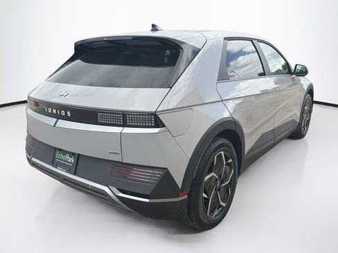 Used 2024 Hyundai Ioniq 5 SEL AWD/4WD image 9