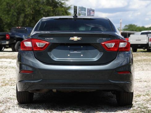 Used 2018 Chevrolet Cruze LT w/ Convenience Package FWD image 7
