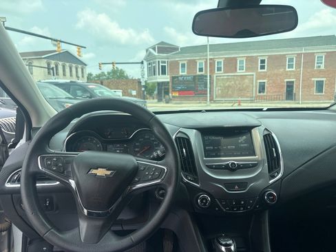 Used 2016 Chevrolet Cruze LT w/ Convenience Package FWD image 12