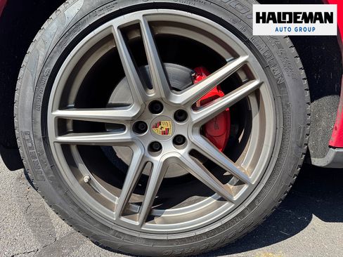 Used 2020 Porsche Macan AWD/4WD image 5