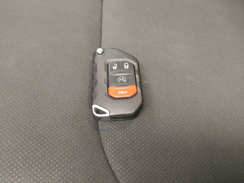 Used 2020 Jeep Wrangler Unlimited Sport S image 32