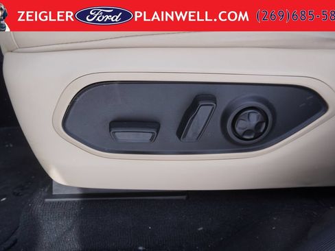 Used 2024 Jeep Grand Cherokee Limited AWD/4WD image 22